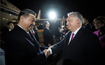 Orbán Viktor fogadta az állami látogatásra Magyarországra érkező kínai államfőt