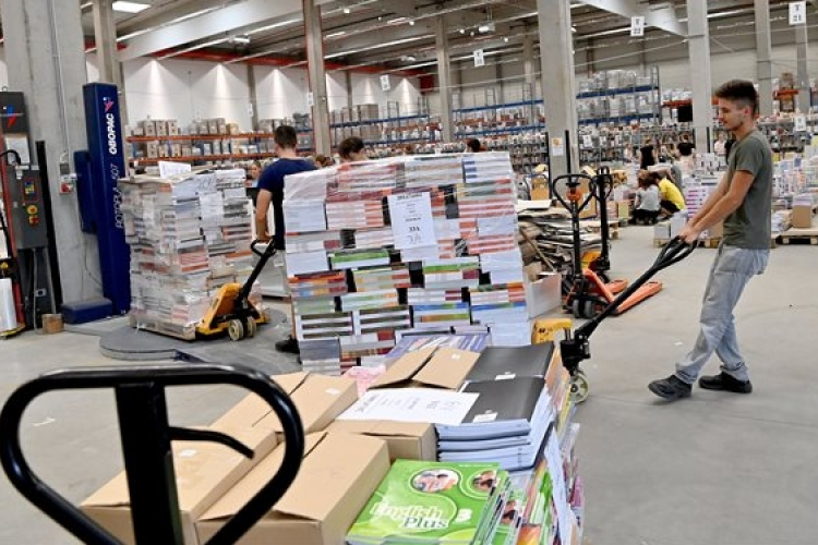 Biztosított a tankönyvellátás