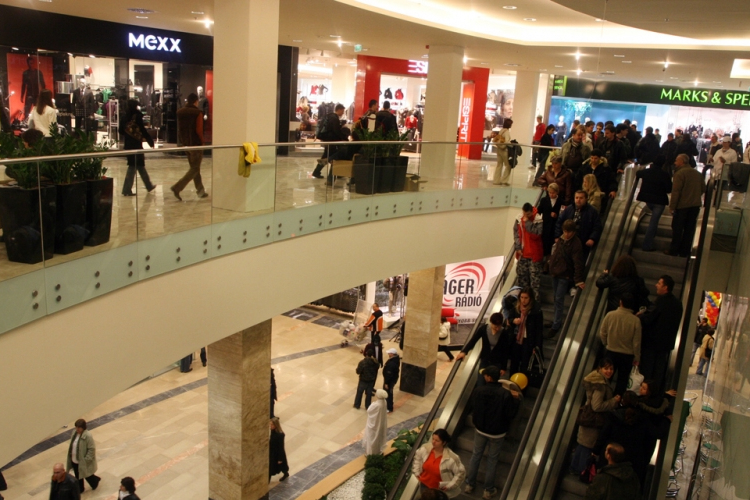 Inkább plázázunk, mint vásárolunk