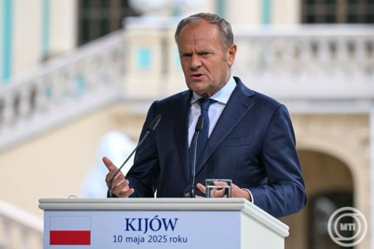 Donald Tusk kormányfő bizalmi szavazást kezdeményez kormánya ellen