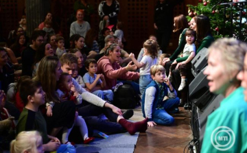 NAV: elérhetők az édesanyáknak és a családoknak járó kedvezményekről szóló adóelőleg-nyilatkozatok