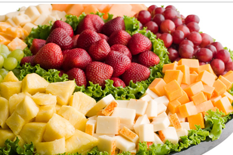 Friss gyümölcs, csokoládé és sajt a magyarok kedvence