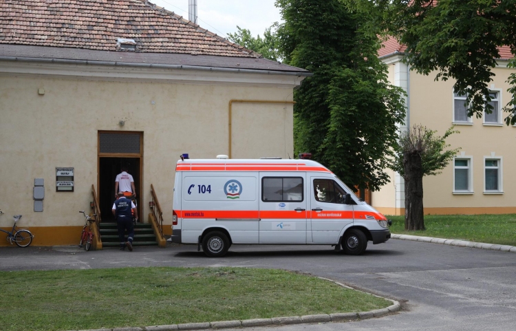 Mentés másként: akció az esetkocsiért Celldömölkön