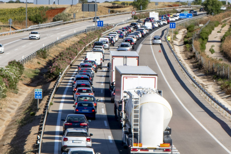 Halálos baleset miatt lezárták az M3-ast a fővárosból kivezető szakaszon