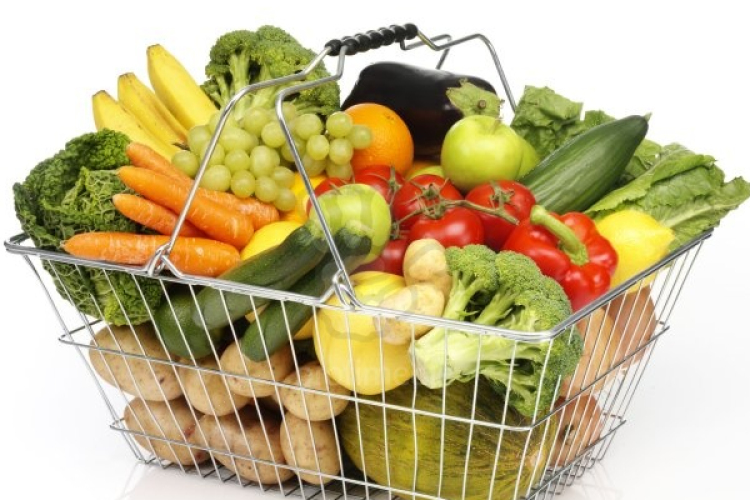 Kevesebb zöldséget és gyümölcsöt vesznek a magyarok