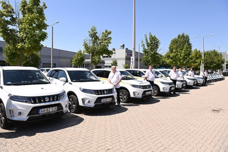 Tíz Suzuki Vitarával és tizenhárom robogóval bővül a polgárőrség flottája