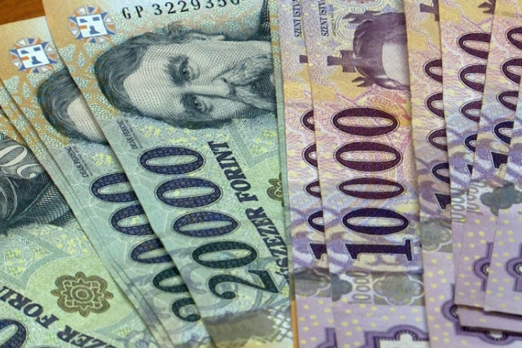 KSH: bruttó átlagkereset 655 600 forint volt 2023 decemberében