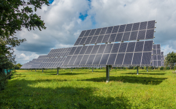 MEKH: júliusban is nőtt a napenergiából termelt villamos energia mennyisége