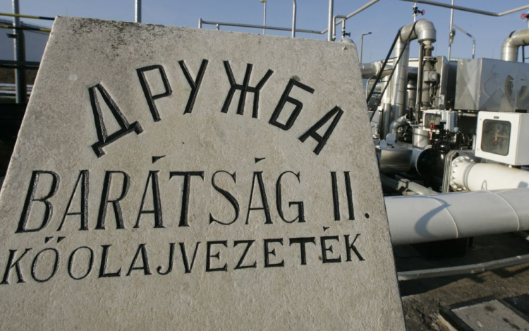 Az EU arra kéri Ukrajnát, hadd ellenőrizzék, mi van a Barátság vezetékkel