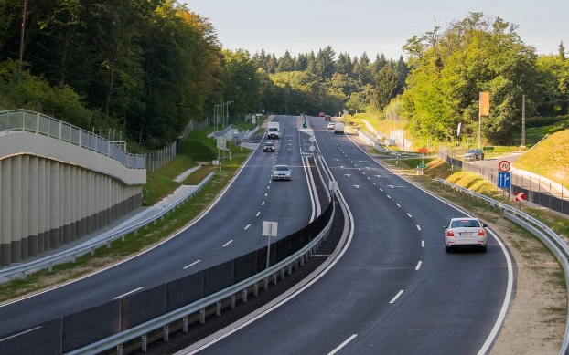 Magyar Közút: közel 670 ezer éves e-matricát vásároltak az autósok január 15-ig